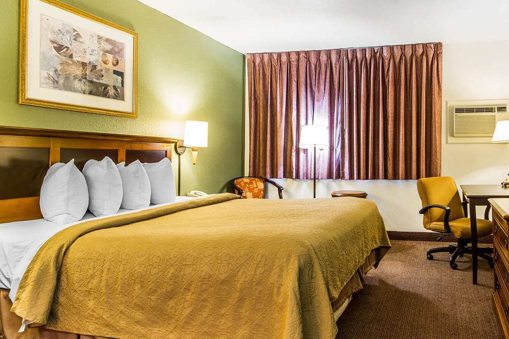Rodeway Inn Auburn Room photo