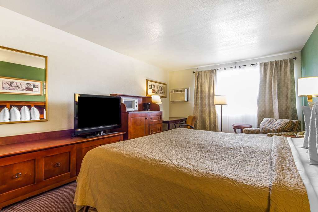 Rodeway Inn Auburn Room photo
