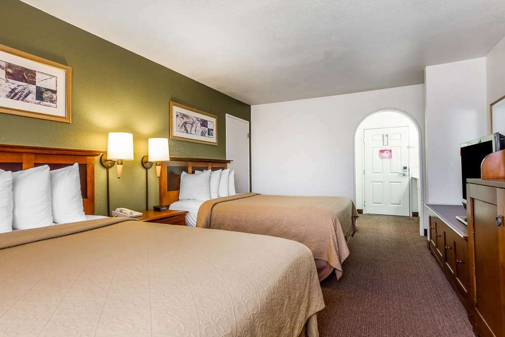 Rodeway Inn Auburn Room photo