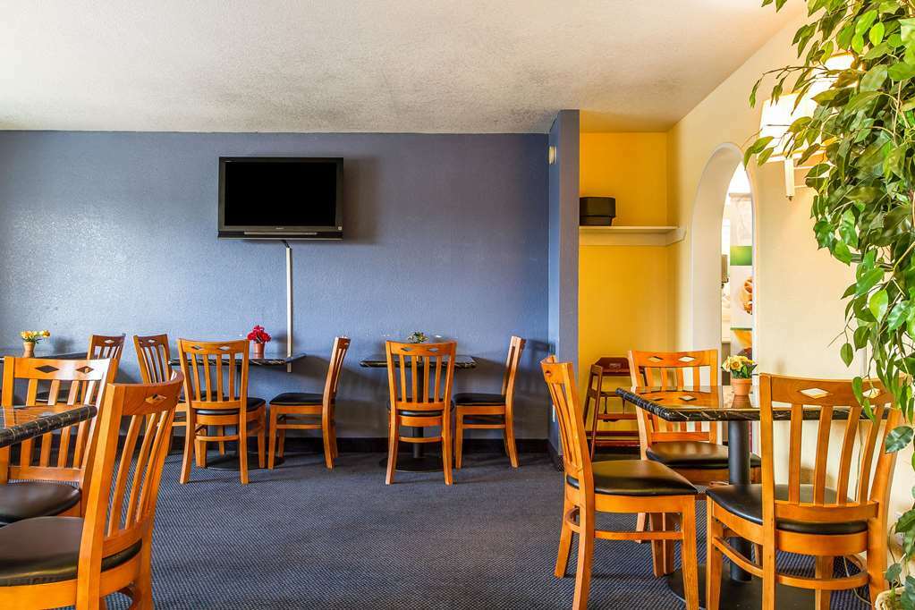 Rodeway Inn Auburn Restaurant photo