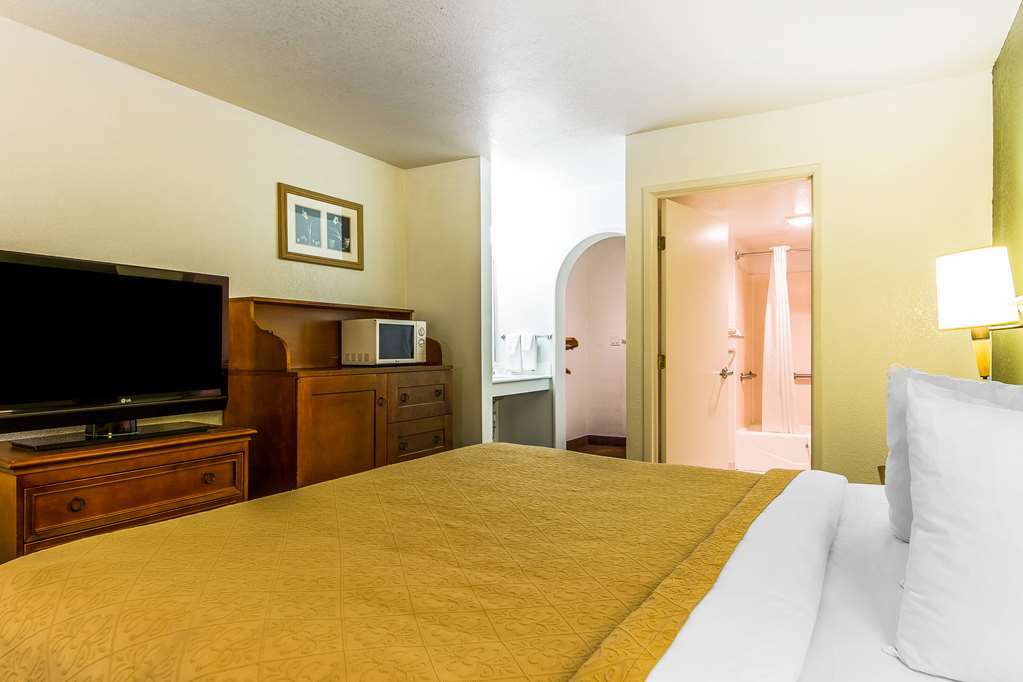 Rodeway Inn Auburn Room photo